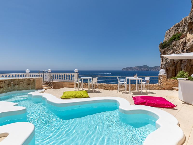 Villa Adriano , Santa Ponca 