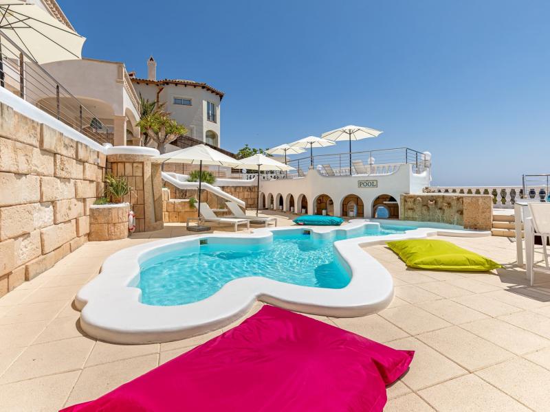 Villa Adriano , Santa Ponca 