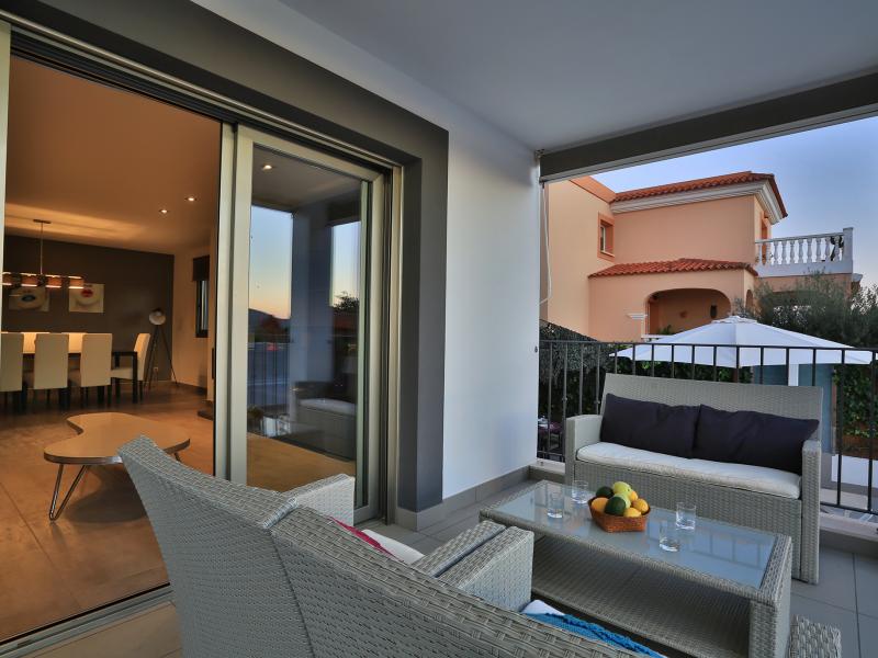 Villa Encore , East 