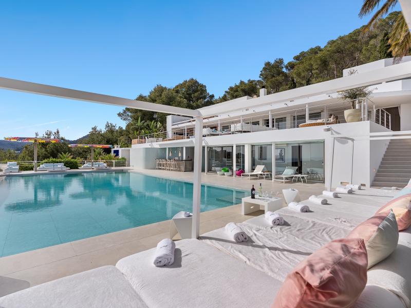 Villa Pazu , South 