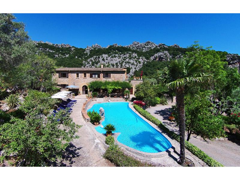Casa Calabasas , North 