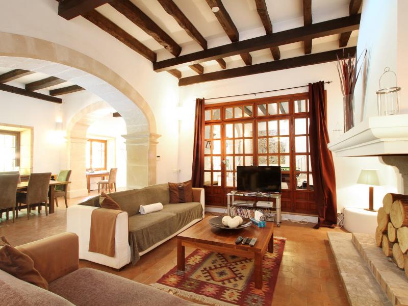 Casa Calabasas , North 