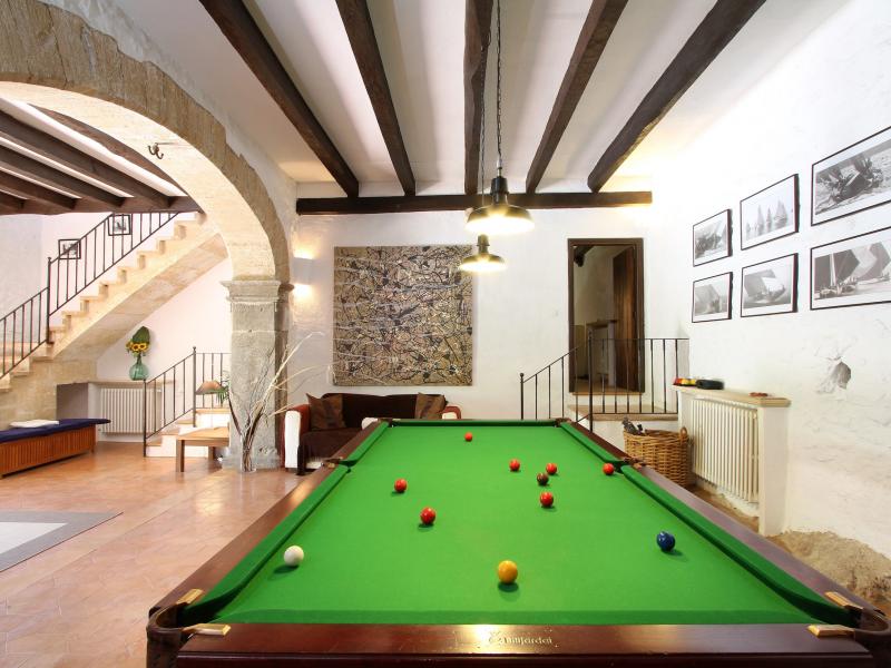 Casa Calabasas , North 