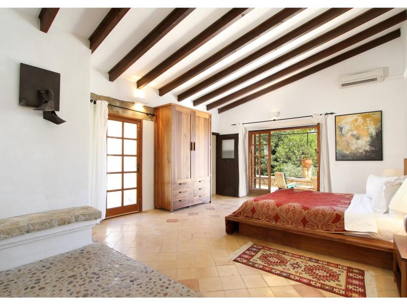 Casa Calabasas , North 