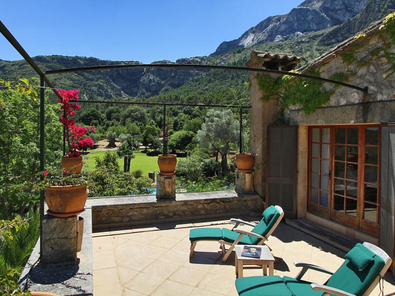 Casa Calabasas , North 