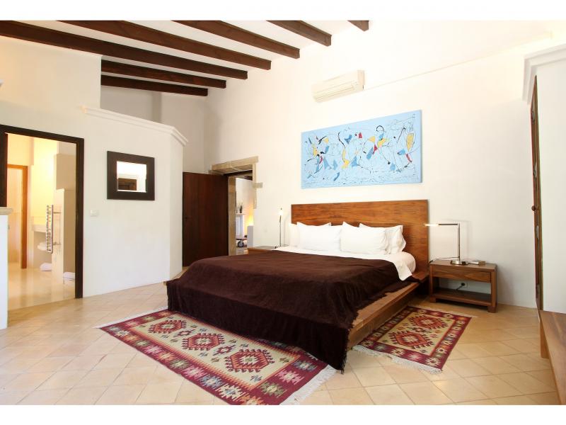 Casa Calabasas , North 