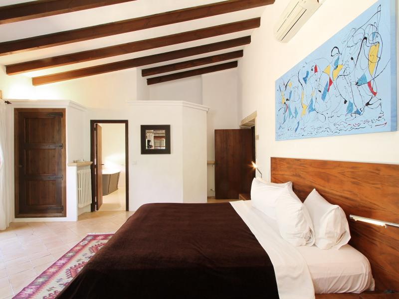 Casa Calabasas , North 