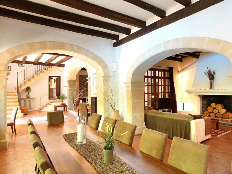 Casa Calabasas , North 
