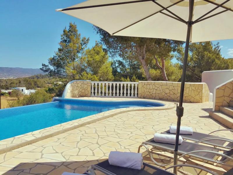 Villa Cereza , West coast 