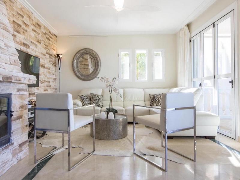 Villa Cereza , West coast 