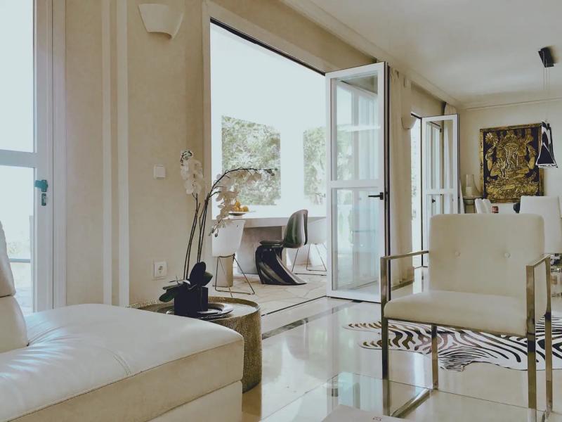 Villa Cereza , West coast 