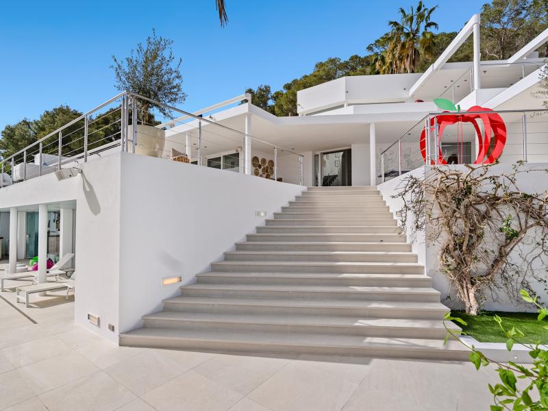 Villa Pazu , South 