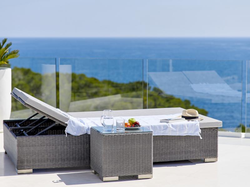 Villa La Costa , East 