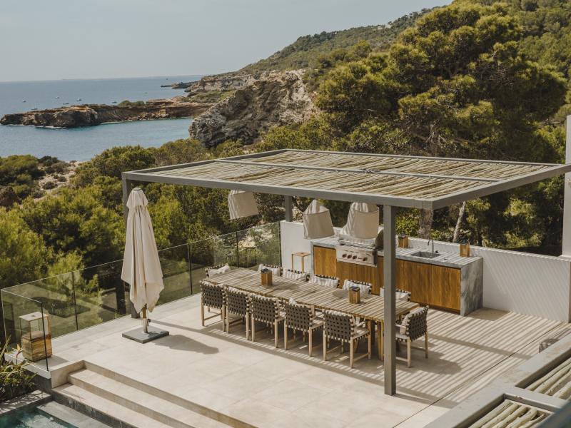 Villa Nereo , East , Roca Llisa 