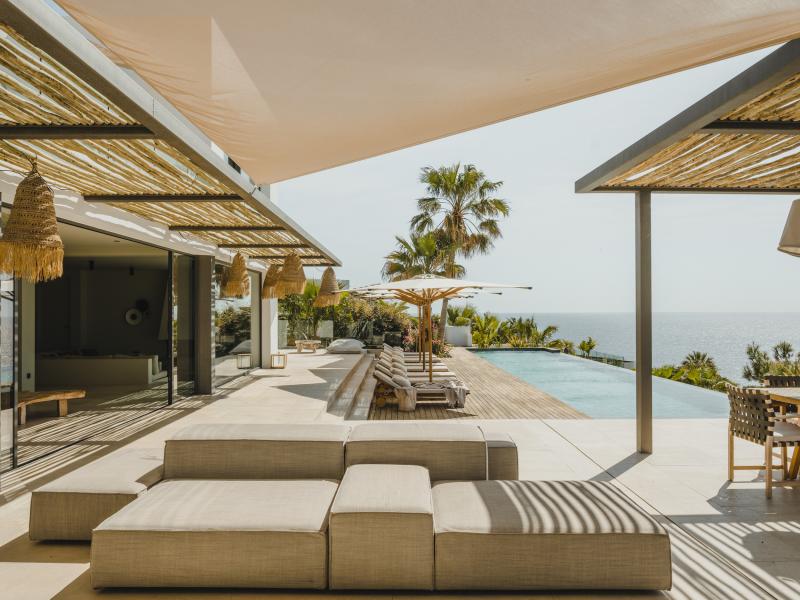 Villa Nereo , East , Roca Llisa 