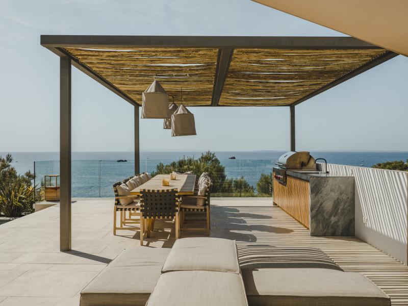 Villa Nereo , East , Roca Llisa 