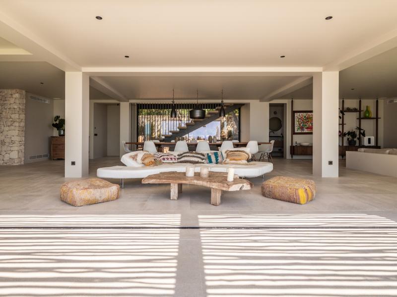 Villa Nereo , East , Roca Llisa 