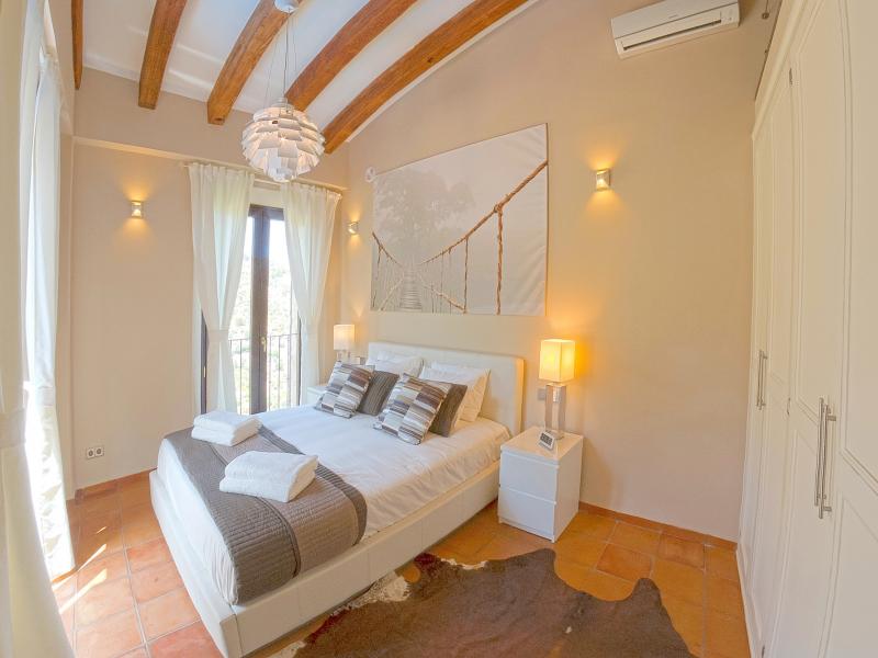 Sol De Verano , Deia 