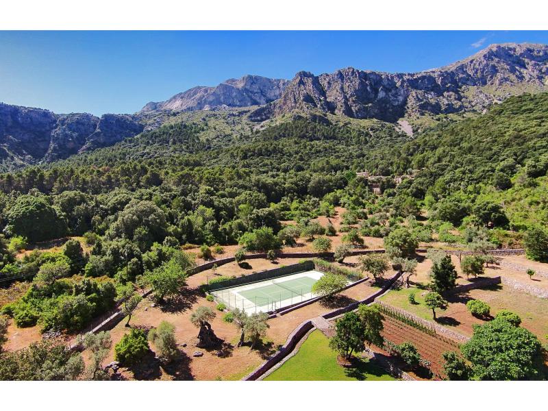 Casa Calabasas , North 