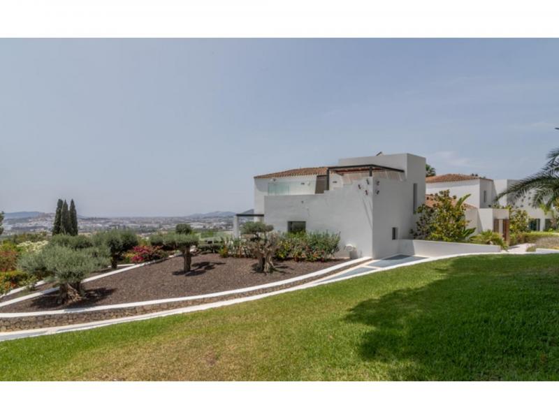 Villa Shiva , Jesus 
