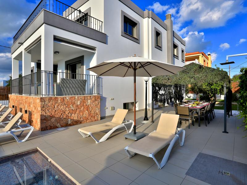 Villa Encore , East 