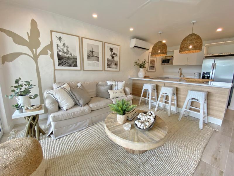 Glitter Bay 213 , Beachfront villas Barbados , Glitter Bay , Porters , St James , West Coast Barbados 