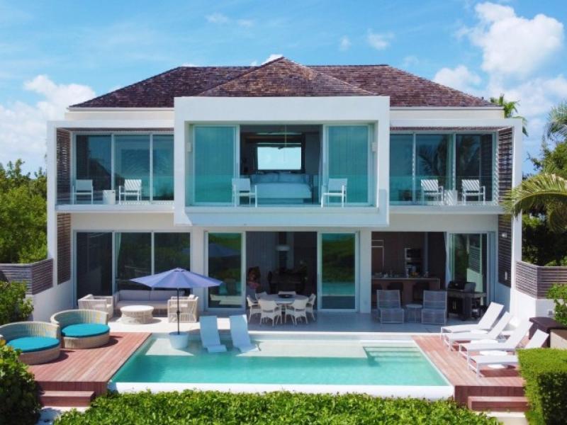 Villa Hyperion , Long Bay 