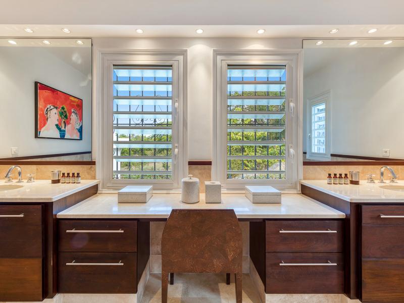 La Hacienda , Terres Basses 