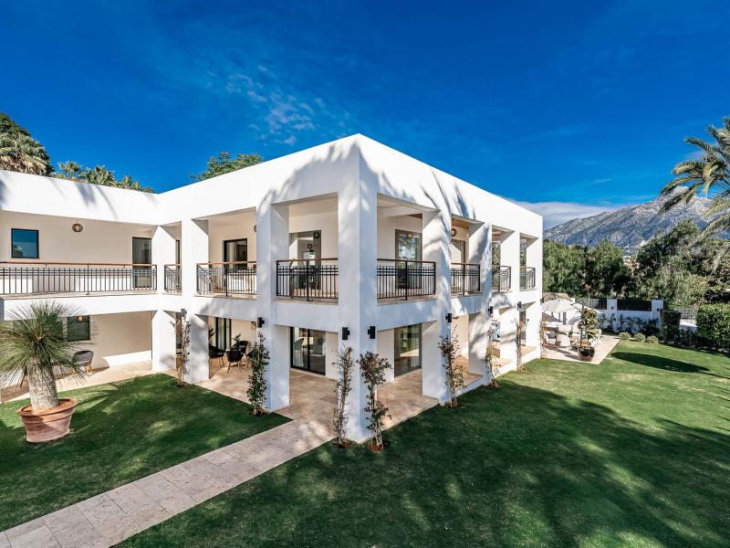 Villa Beyond , Puerto Banus 