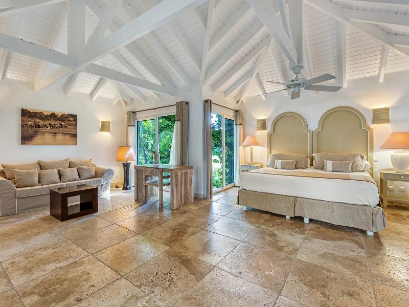 La Pinta , Terres Basses 