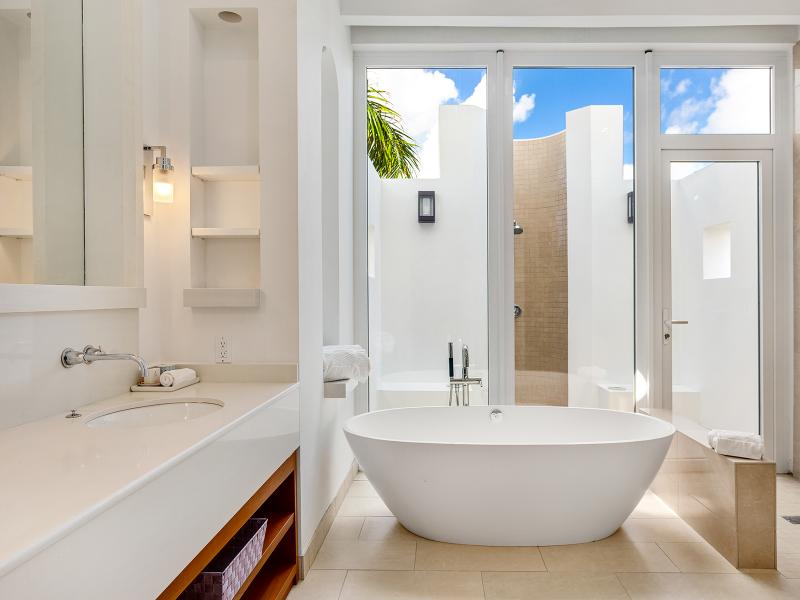 Celestial Anguilla , West End 