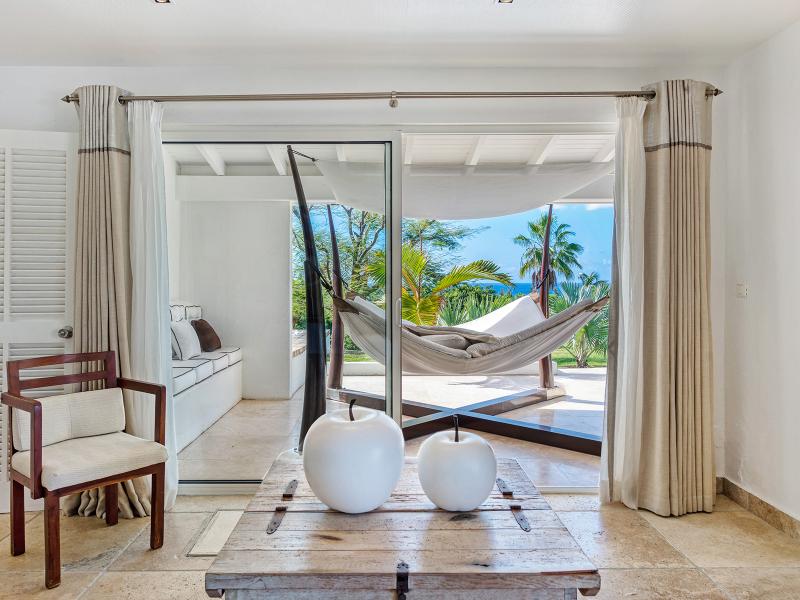 La Pinta , Terres Basses 