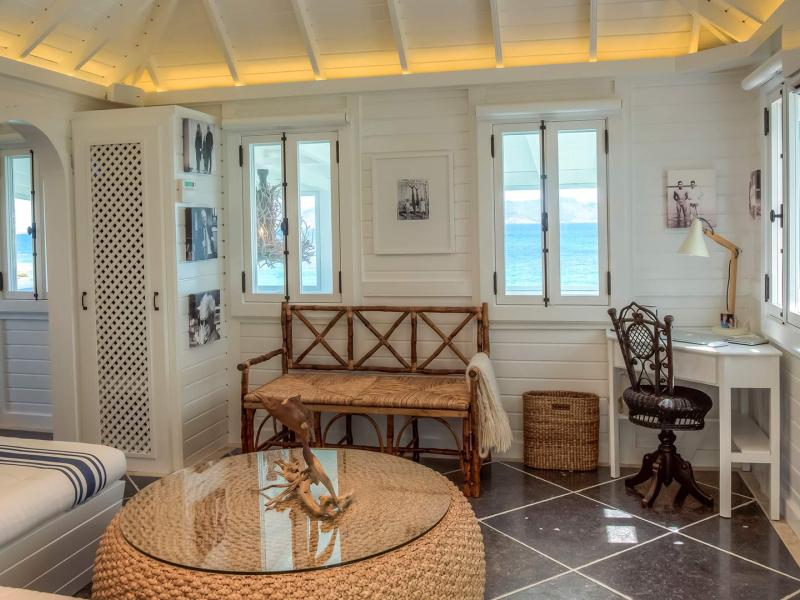 Tigh-na-Mara , Elsie Bay 