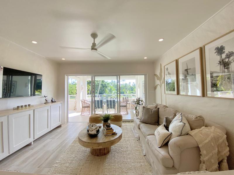 Glitter Bay 213 , Beachfront villas Barbados , Glitter Bay , Porters , St James , West Coast Barbados 