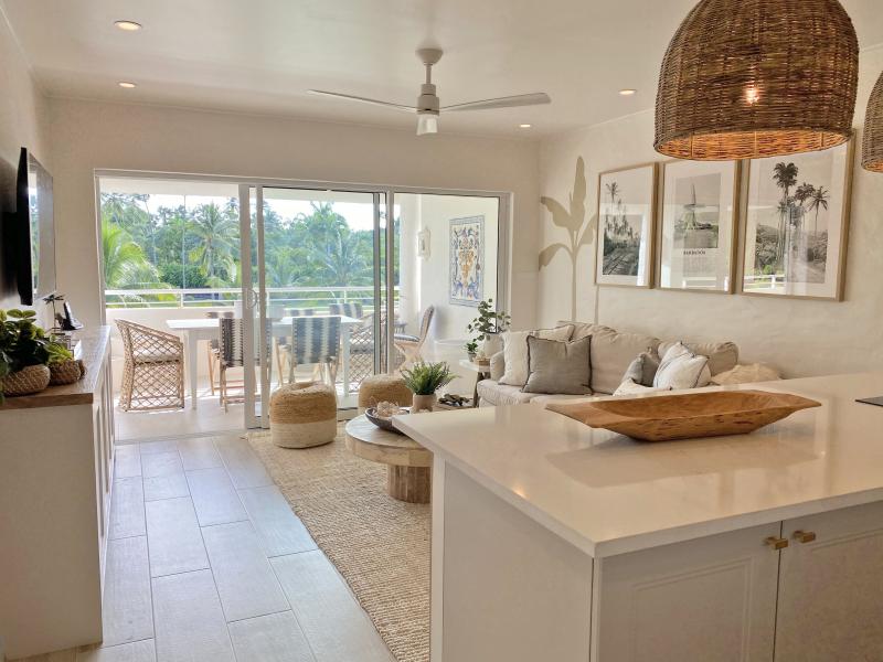 Glitter Bay 213 , Beachfront villas Barbados , Glitter Bay , Porters , St James , West Coast Barbados 