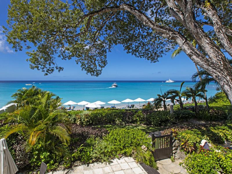 Coral Cove 4 - Green Fields , Beachfront villas Barbados , Coral Cove , Paynes Bay , St James , West Coast Barbados 