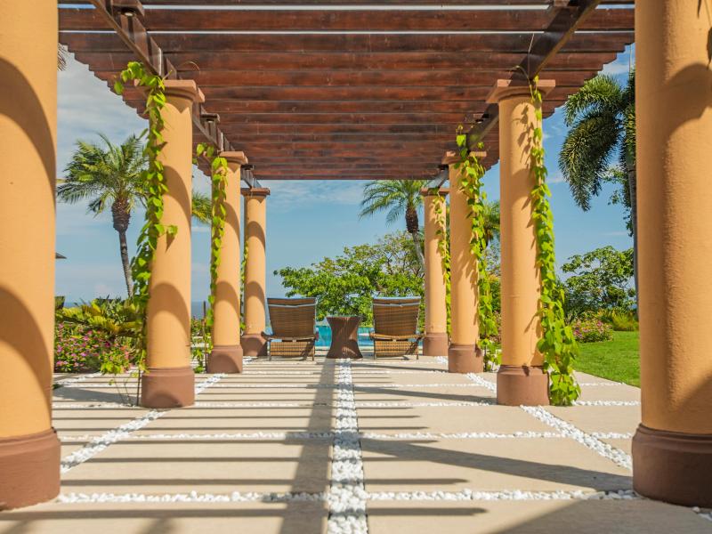 Peninsula Papagayo Paradise , 