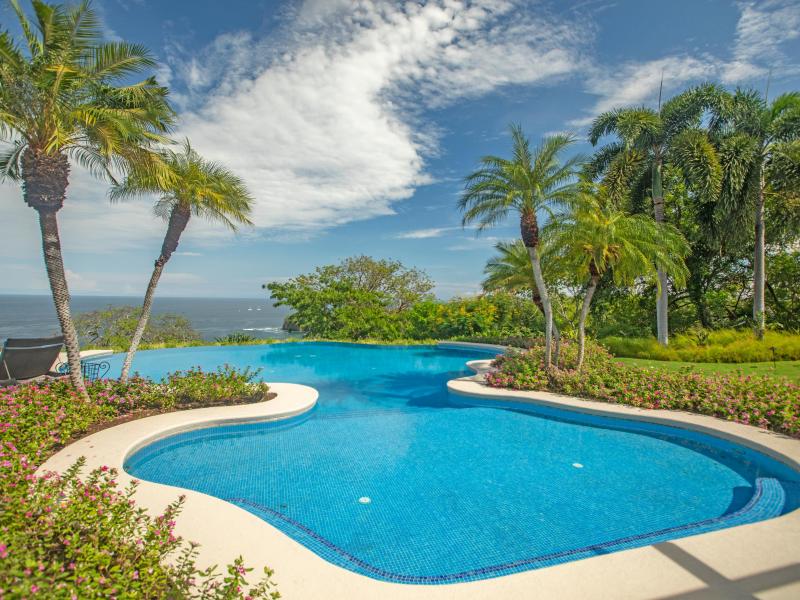 Peninsula Papagayo Paradise , 
