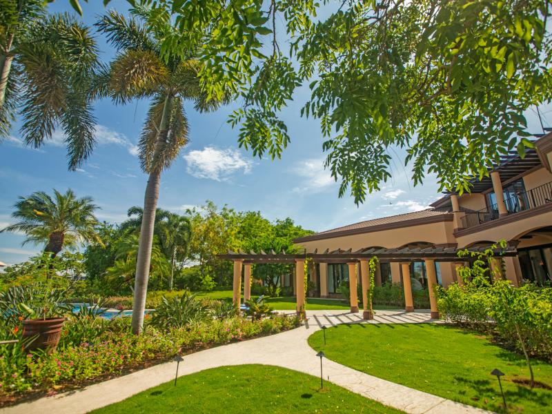 Peninsula Papagayo Paradise , 