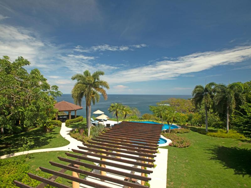 Peninsula Papagayo Paradise , 