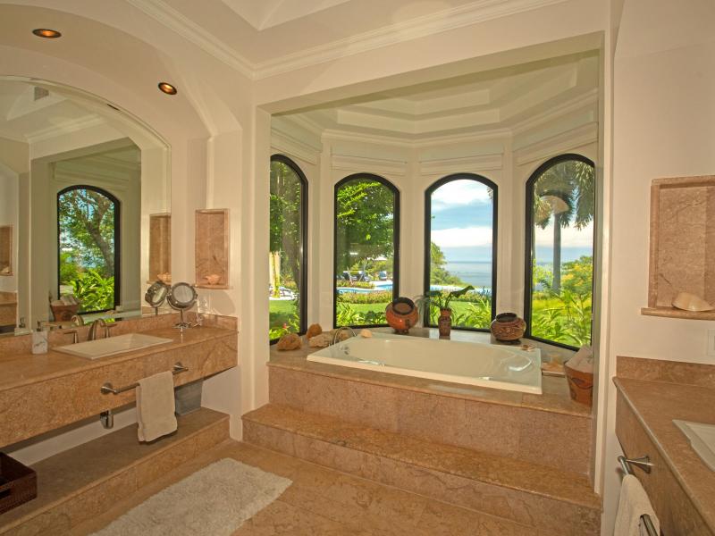 Peninsula Papagayo Paradise , 