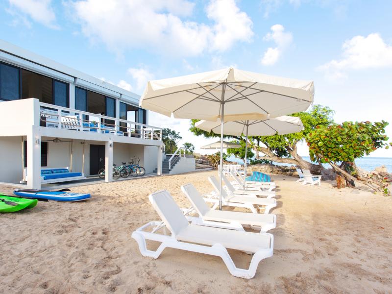 Sandcastle Beach House , Lime Stone Bay 