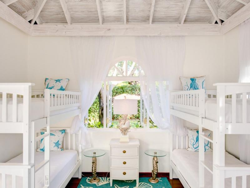 Jacaranda , L'Ansecoy Bay 