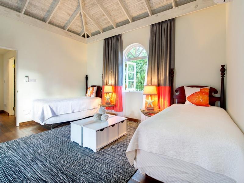 Jacaranda , L'Ansecoy Bay 