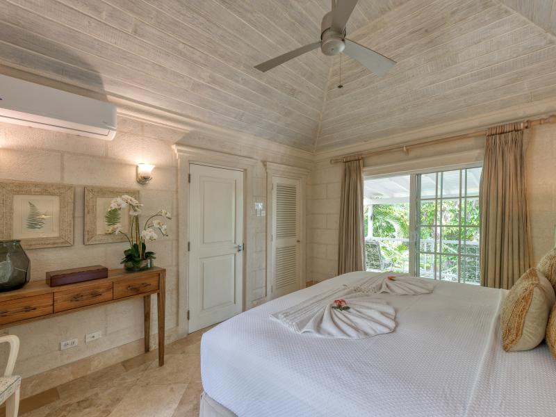 Bluff House & Cottage -Sandy Lane Beach , Beachfront villas Barbados , Sandy Lane Beach , Sandy Lane Estate , St James , West Coast Barbados 