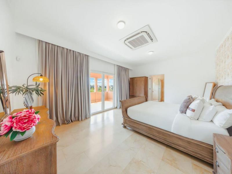 Catalina Beach House , 