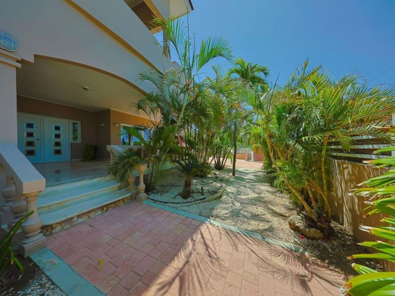 Catalina Beach House , 