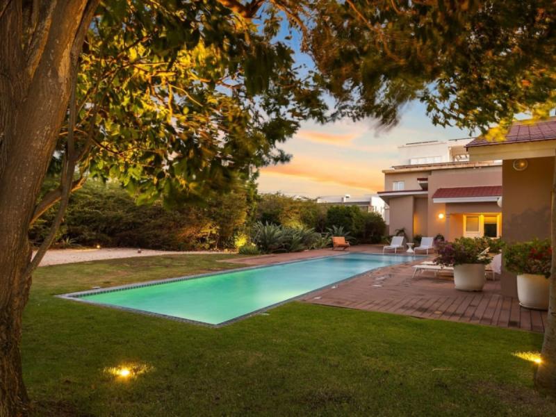 Catalina Beach House , 