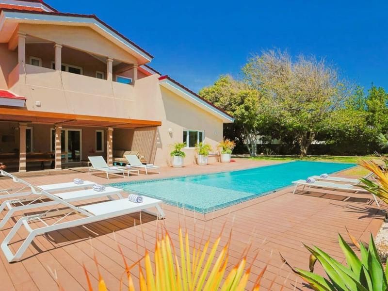 Catalina Beach House , 