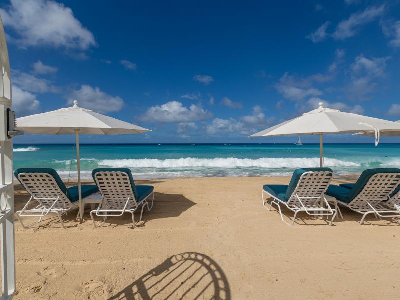 Old Trees Sea Breeze 204 , Beachfront villas Barbados , Old Trees , Paynes Bay , St James , West Coast Barbados 